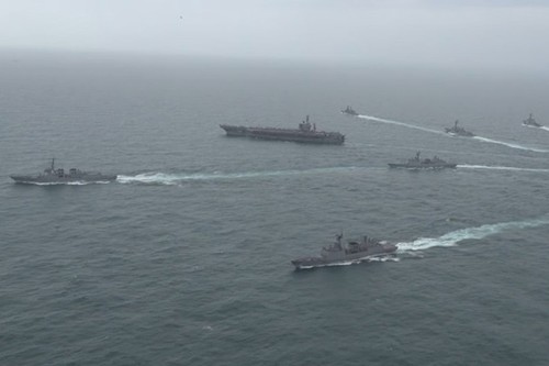 Japan, US, S. Korea hold joint naval drill - ảnh 1