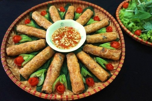 Vietnam’s spring rolls among world’s top 10 shrimp-based dishes with rice - ảnh 1