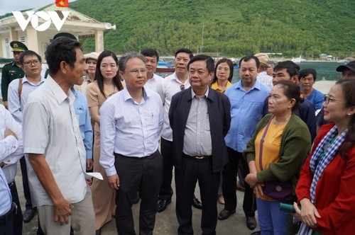 Vietnam develops community tourism to ensure livelihoods for fishermen - ảnh 1
