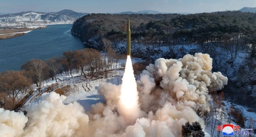 North Korea fires ballistic missiles - ảnh 1