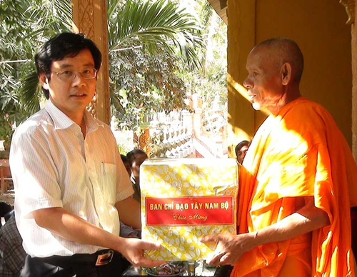 Партия и Государство Вьетнама всегда уделяет особое внимание кхмерам - ảnh 1