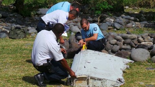 Найденные на Мальдивах предметы не относятся к пропавшему без вести малайзийскому Боингу - ảnh 1