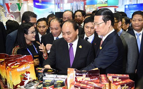 Нгуен Суан Фук уверен в дальнейшем расширении сотрудничества между Китаем и АСЕАН - ảnh 1