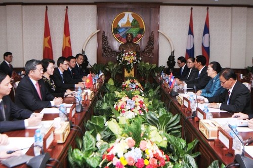 Спикер парламента Вьетнама провела переговоры со своей лаосской коллегой - ảnh 1