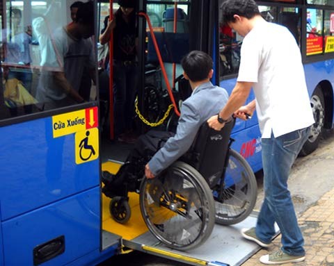 Во Вьетнаме создаются наилучшие условия инвалидам для возвращения в общество - ảnh 2
