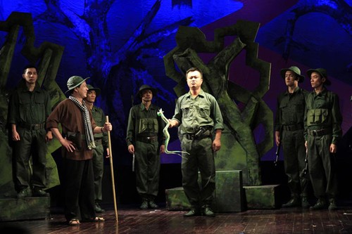 Вьетнамская культура: проведение высококачественных спектаклей в Ханойском Большом театре - ảnh 1