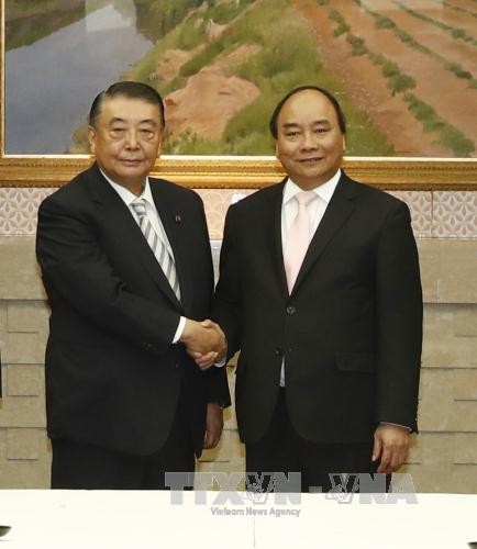 Нгуен Суан Фук встретился с председателем палаты представителей парламента Японии - ảnh 1