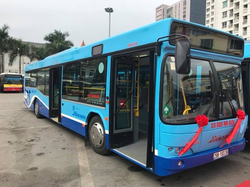 Беларусь передала Вьетнаму первую партию автобусов - ảnh 1