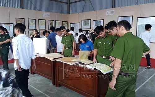 В провинции Баккан проходит выставка, посвящённая островам Хоангша и Чыонгша - ảnh 1
