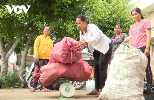 Женщины в провинции Шокчанг и превращение мусора в деньги - ảnh 2