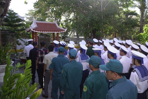 В провинции Куангбинь почтили память бойцов, павших на рифе Гакма - ảnh 1