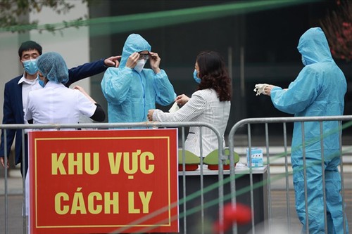 Во Вьетнаме число инфицированных COVID-19 составляет 15115 человек - ảnh 1