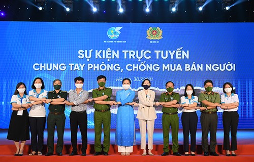 Вьетнам придаёт важное значение обеспечению безопасной миграции и борьбе с торговлей людьми - ảnh 2