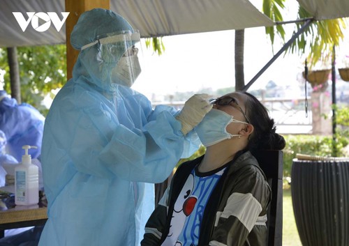 За последние сутки во Вьетнаме выявлено 9690 случаев заражения коронавирусом - ảnh 1