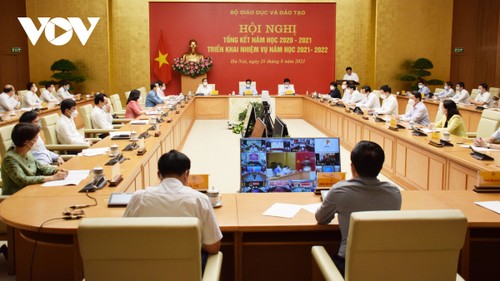 Премьер-министр Вьетнама потребовал обеспечить безопасность нового 2021-2022 учебного года - ảnh 1
