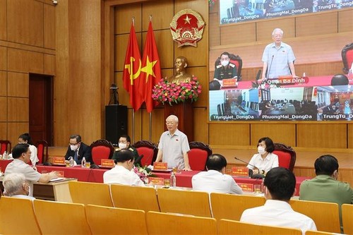 Генсек ЦК КПВ встретился с избирателями Ханоя - ảnh 1