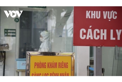 Во Вьетнаме выявлено более 15 тысяч новых случаев заражения коронавирусом - ảnh 1