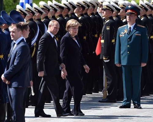 เยอรมนีและรัสเซียเรียกร้องให้มีมาตรการทางการทูตให้แก่ปัญหาทวิภาคี - ảnh 1