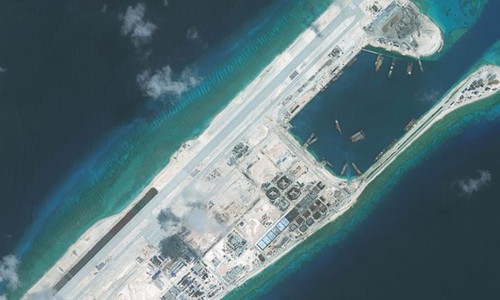 สหรัฐจะทำการลาดตระเวณบริเวณรอบๆเกาะเทียมที่จีนก่อสร้างในทะเลตะวันออก - ảnh 1