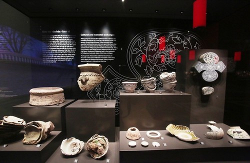 เขตจัดแสดง“การค้นพบด้านโบราณคดีใต้พื้นที่ของอาคารรัฐสภา”  - ảnh 10