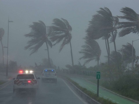 พายุ Irma สร้างความเสียหายอย่างหนักต่อหมู่เกาะต่างๆของสหรัฐ - ảnh 1