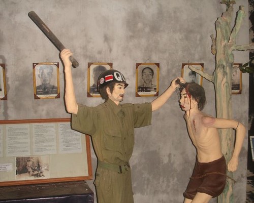 พิพิธภัณฑ์นักรบปฏิวัติที่ถูกศัตรูจับกุมคุมขัง -สถานที่ให้การศึกษาเกียรติประวัติแห่งการปฏิวัติ - ảnh 2