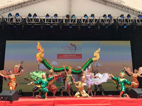 สีสันวัฒนธรรมไทยในงาน 10th Thai Festival in Hanoi 2018 - ảnh 1