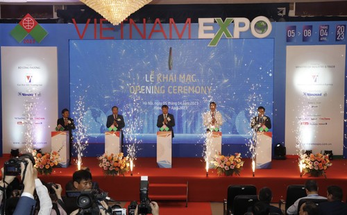 เปิดงานแสดงสินค้านานาชาติ Vietnam Expo - ảnh 1