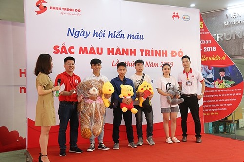 Việt Nam hưởng ứng Ngày Quốc tế Người hiến máu - ảnh 10