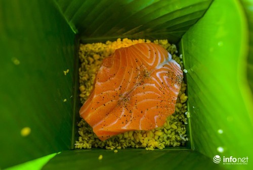Unique Banh Chung made from salmon goes on sale ahead of Tet - ảnh 9