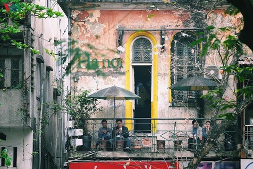 Entertainment areas in Hanoi deserted as COVID-19 fears grip capital - ảnh 12