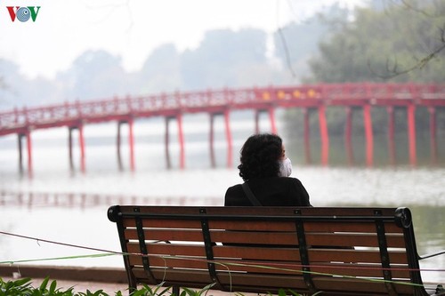 Entertainment areas in Hanoi deserted as COVID-19 fears grip capital - ảnh 1
