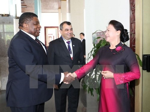 NA Chairwoman receives IPU President, Secretary General  - ảnh 1