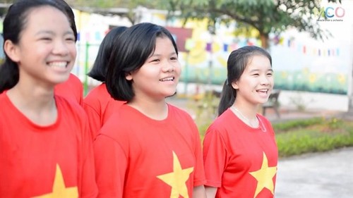 Vietnam’s choir features in Human Kind single - ảnh 1