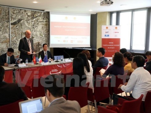Vietnam presses on with trade promotion in Italy - ảnh 1