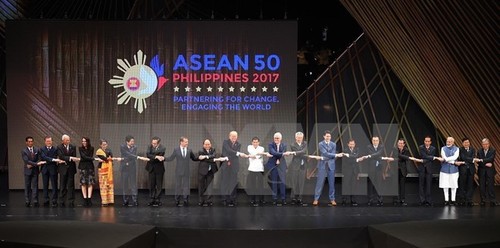ASEAN, China to make East Sea region more peaceful, stable - ảnh 1