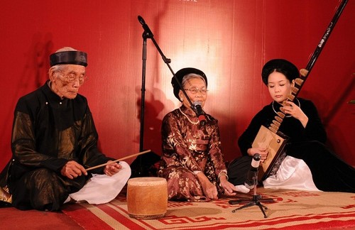 Standard rules in performing Ca Tru folk singing restored - ảnh 1