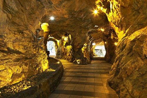 Gwangmeyong Cave, where the miracle continues - ảnh 1