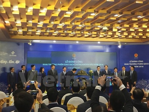 Vietnam’s stock market opens first trading session of 2018 - ảnh 1