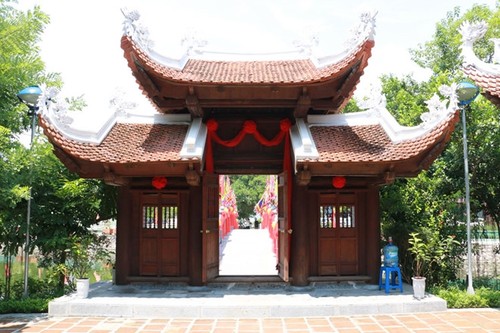 Cau Nhi temple worships little dog - ảnh 3