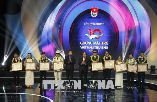 Outstanding youth union members honored - ảnh 1