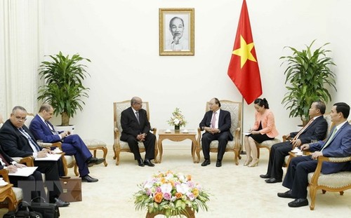 Algerian newspaper highlights FM Abdelkader Messahel’s Vietnam visit - ảnh 1
