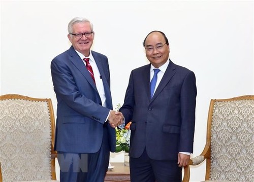 PM Nguyen Xuan Phuc receives US Under Secretary of Commerce - ảnh 1