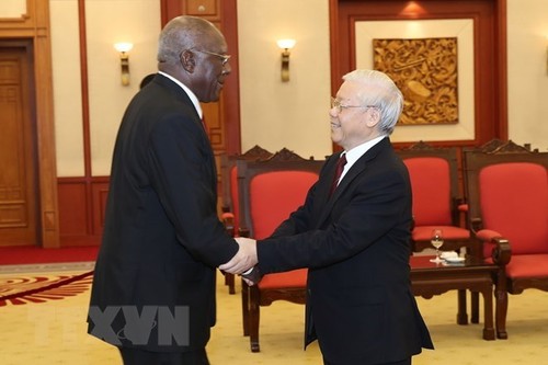 Party leader welcomes Cuban First Vice President in Hanoi - ảnh 1