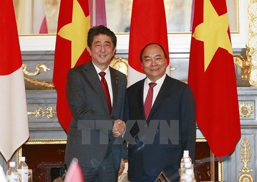 Prime Minister congratulates 45 years of Vietnam-Japan relationship - ảnh 1