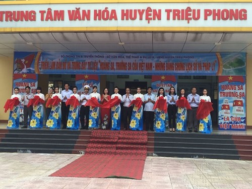 Hoang Sa, Truong Sa exhibition opens in Quang Tri - ảnh 1