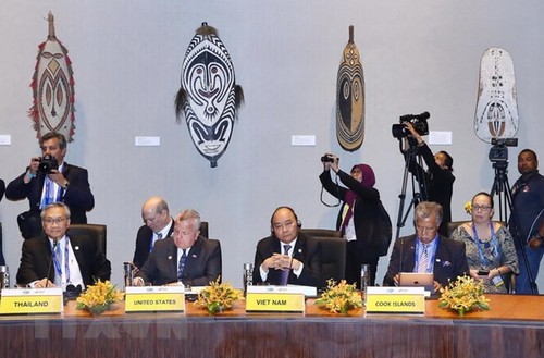PM begins activities at APEC Economic Leaders’ Week - ảnh 1