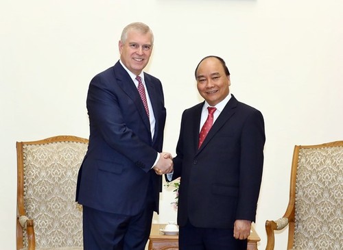 Prime Minister receives British Prince Andrew in Hanoi - ảnh 1