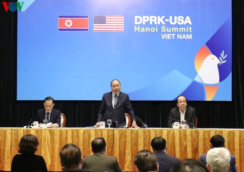 PM inspects preparation for DPRK-USA summit in Hanoi - ảnh 1