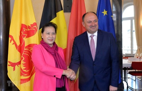 NA Chairwoman meets Wallonia Minister-President - ảnh 1